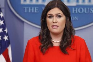 Сандерс зазначила, що обвинувачення Стоуна не має жодного стосунку до Трампа