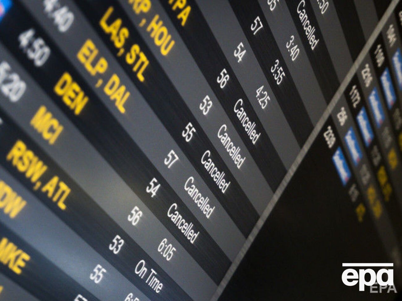 В работе нескольких аэропортов в США перебои из-за нехватки диспетчеров