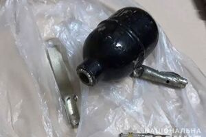 Учителька заявила, що знайшла гранату давно