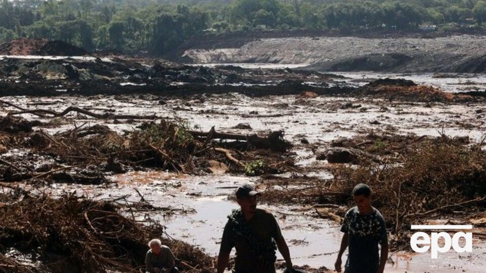 Плотину прорвало на востоке Бразилии