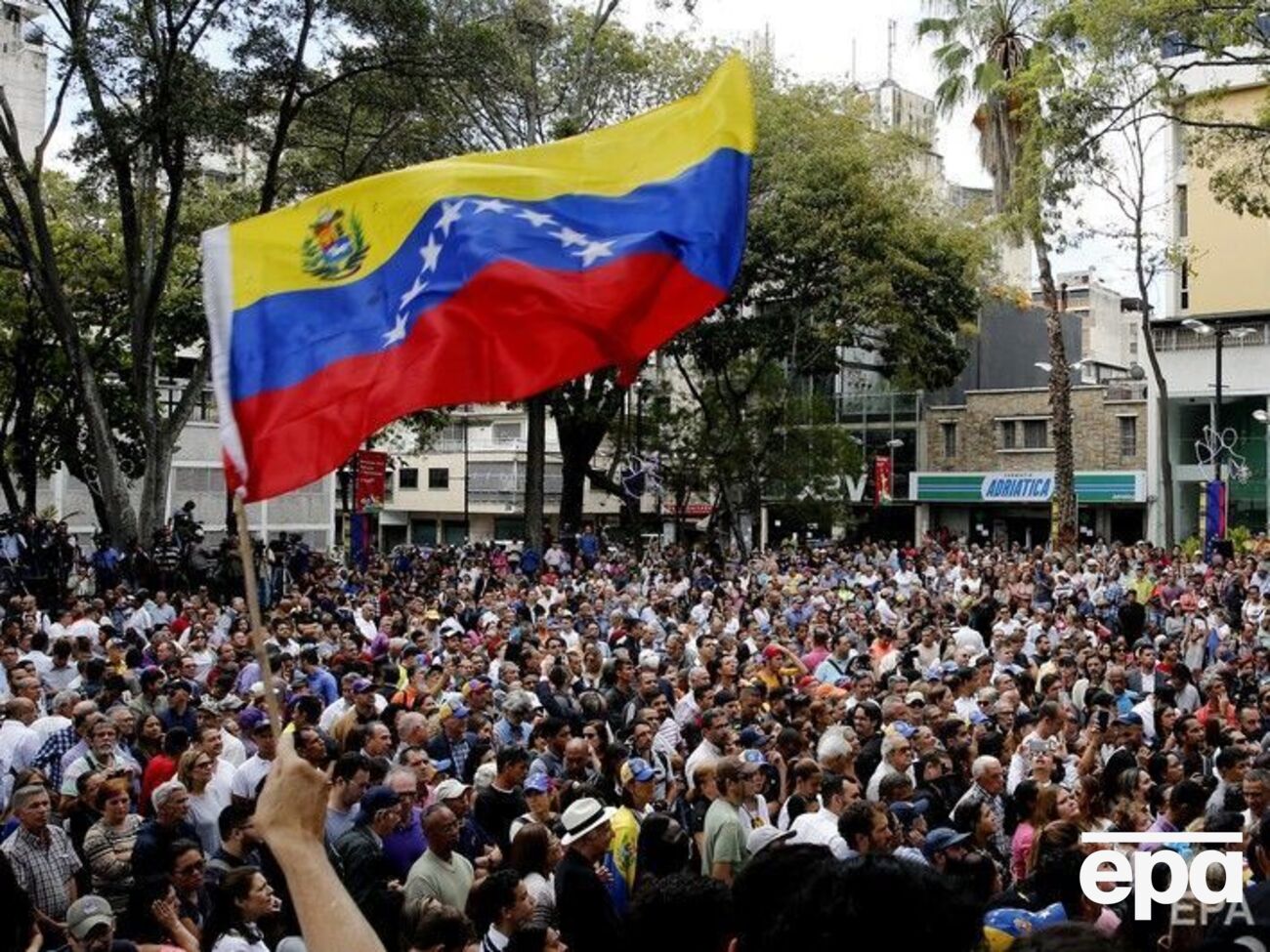 В Венесуэле продолжается политический кризис