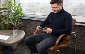 Зеленский: Новый влог покажет другую сторону политики Украины