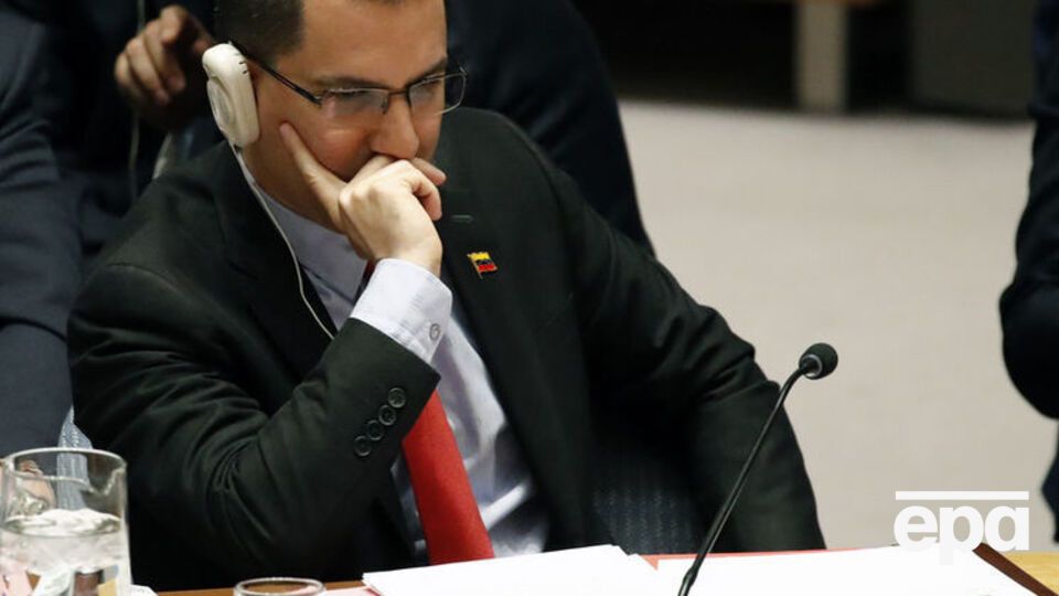 Арреаса: Цей тимчасовий виконувач обов'язків президента, він самопроголошений