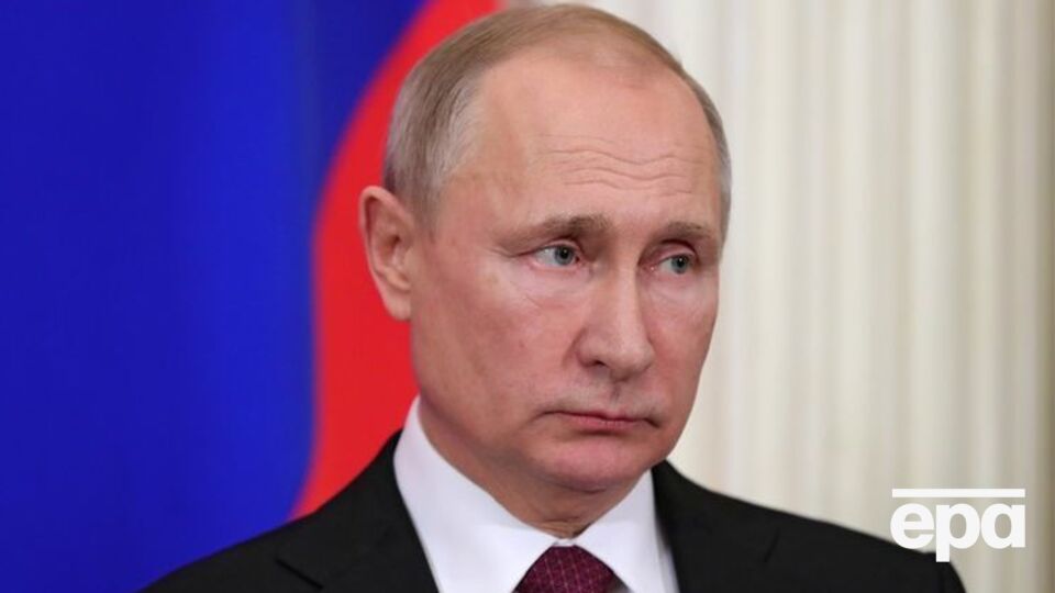 Рейтинг Путина упал