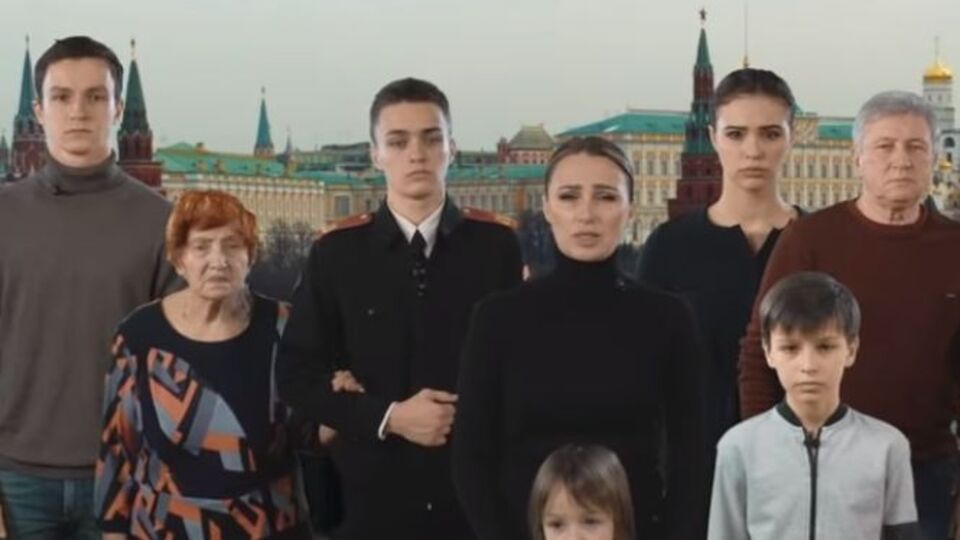 Шестуны заявили, что их многодетную семью уничтожают из-за мусорного бизнеса сына генпрокурора