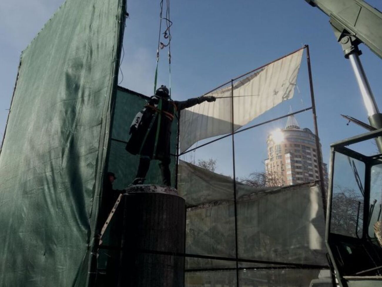 Пам'ятник Суворову було встановлено на території Київського військового ліцею імені Івана Богуна