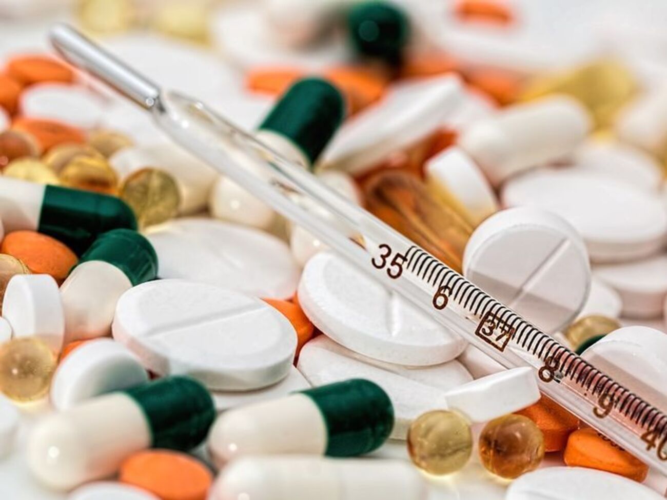 Украина в 2015 году передала закупки лекарств по госпрограммам международным организациям