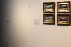 Мужчина вынул картину из рамки и ушел