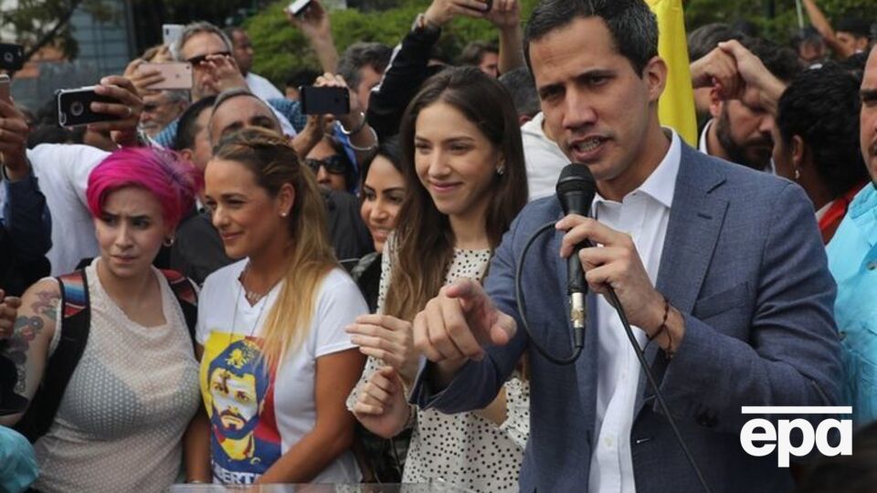 23 января Гуайдо объявил себя исполняющим обязанности президента страны