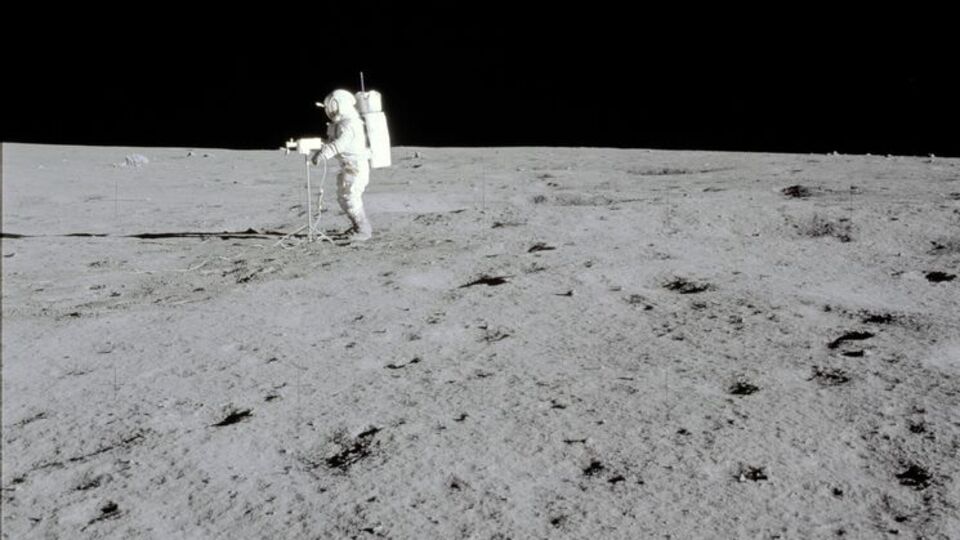 Образцы лунного грунта в 1971 году собрали американские астронавты