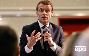 Проходящие протесты в стране Макрон охарактеризовал как "социальный кризис"