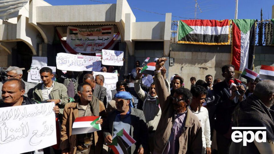 Суданці вимагають відставки президента Башира