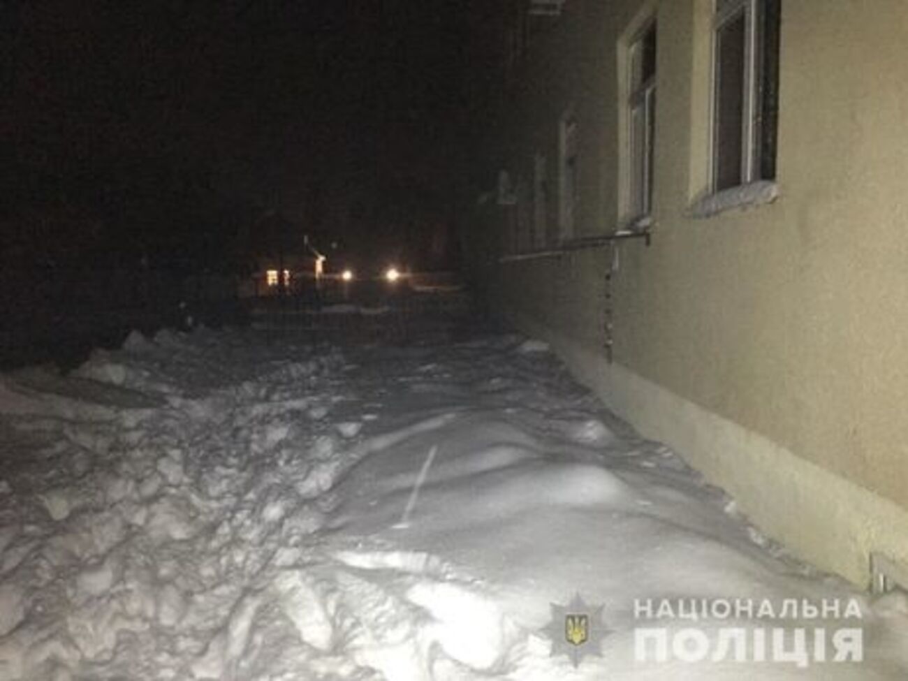 Ребенок упал с четвертого этажа и выжил
