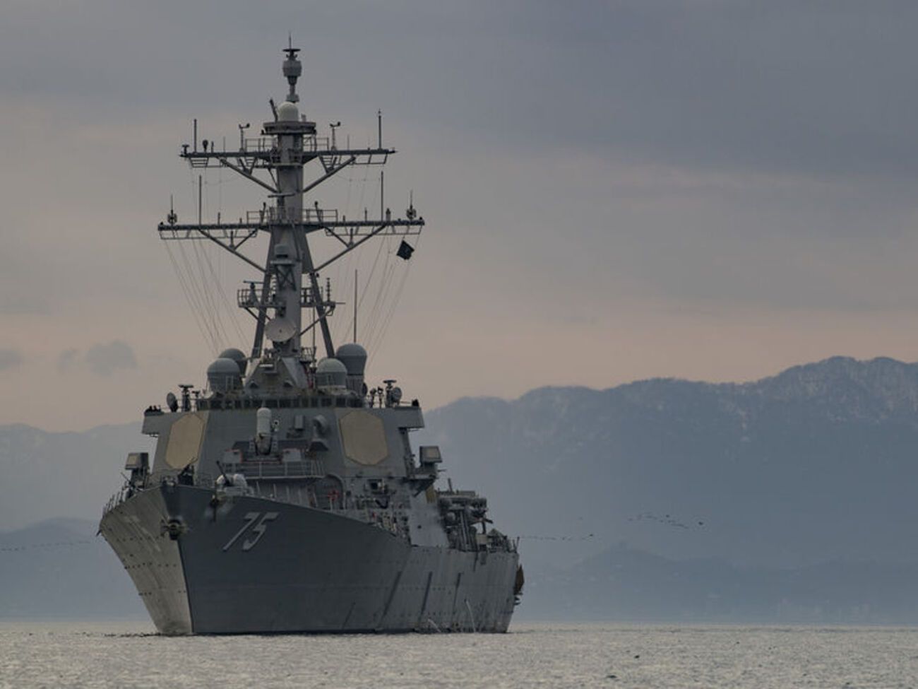 В Черном море эсминец США принимал участие в учениях