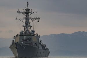 В Черном море эсминец США принимал участие в учениях