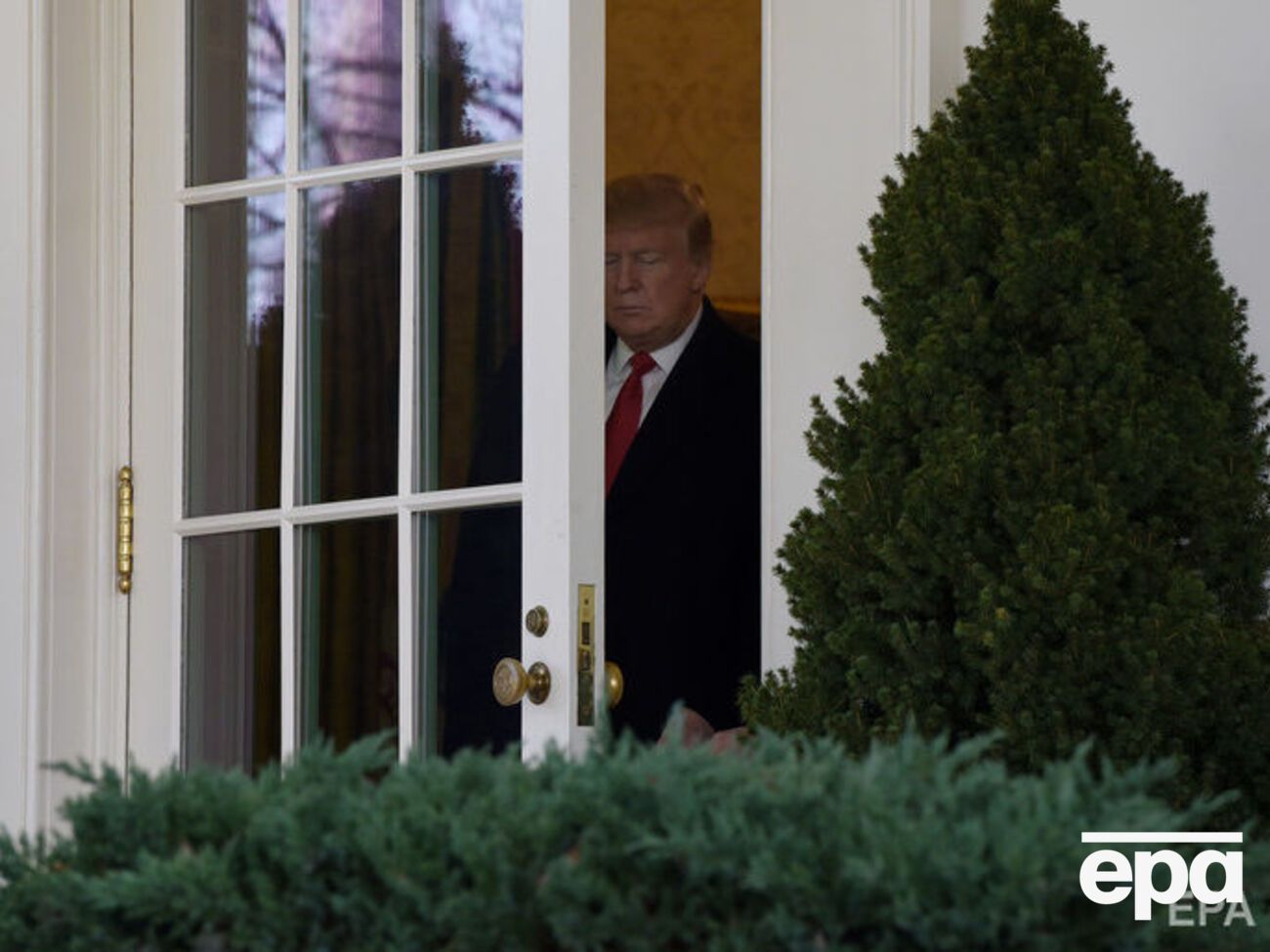 Трамп проводит экскурсии по Белому дому для знакомых и незнакомых людей