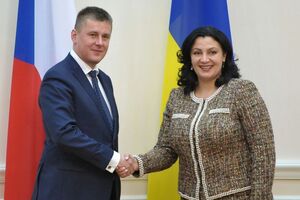 Глава МЗС Чехії Томас Петршичек 28 січня зустрівся в Києві з віце-прем'єром України Іванною Климпуш-Цинцадзе