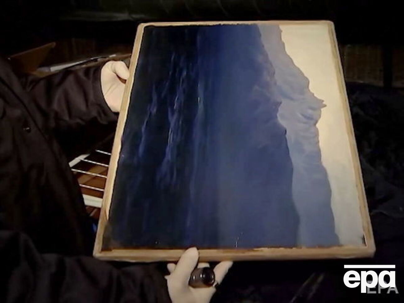 В Минкультуры РФ не сомневается в подлинности похищенной из Третьяковской галереи и возвращенной картины