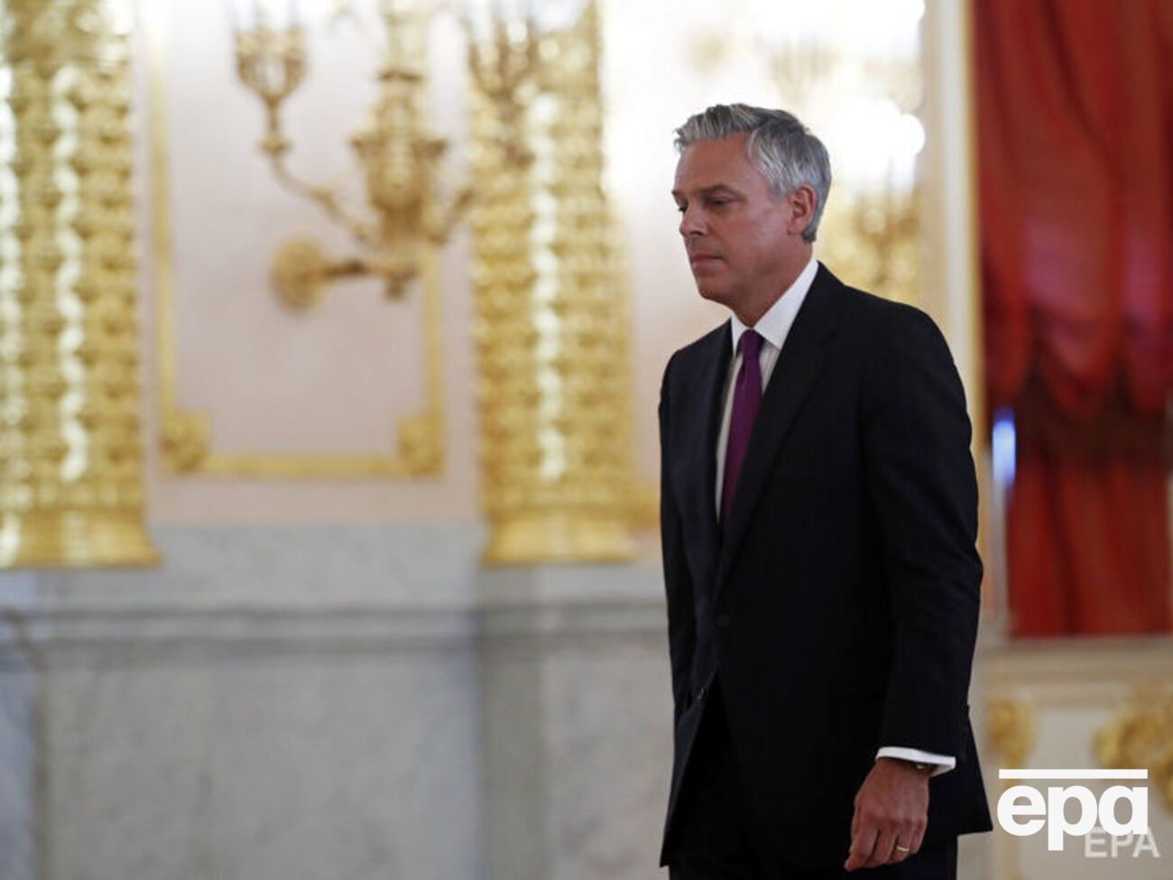 После визита в СИЗО Хантсман позвонил семье задержанного