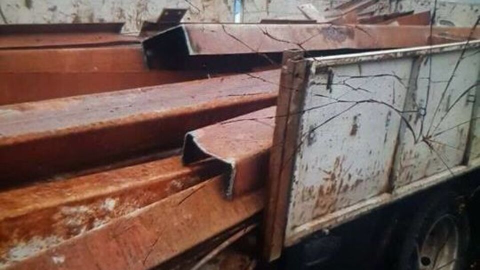 Водій вантажівки перевозив металобрухт без документів