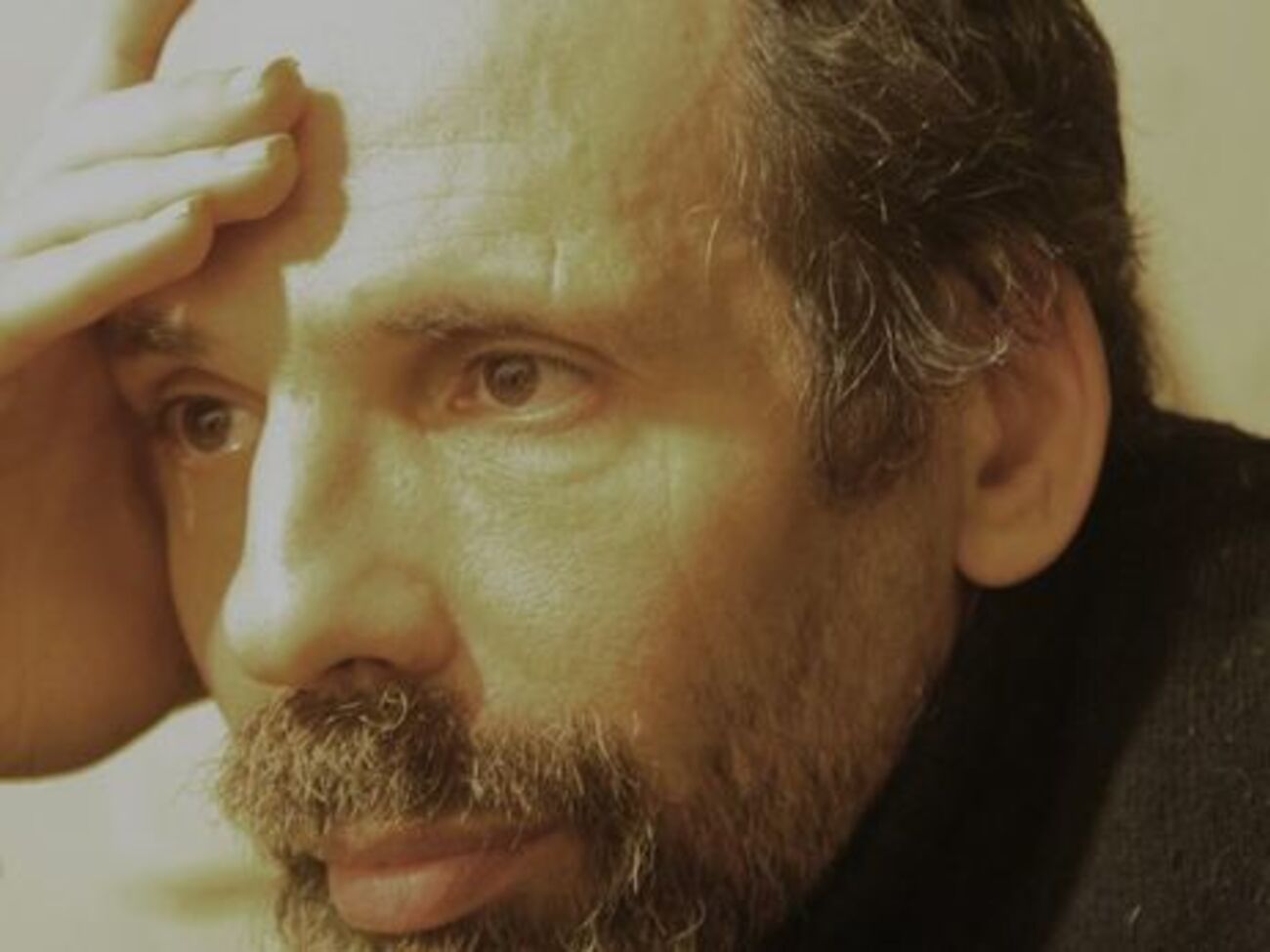 Зеленський уперто вдає перед своїм глядачем-виборцем, що "я один із вас". Але насправді він "один із них"