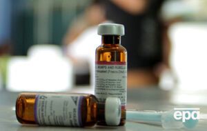 Мальчик был привит от кори