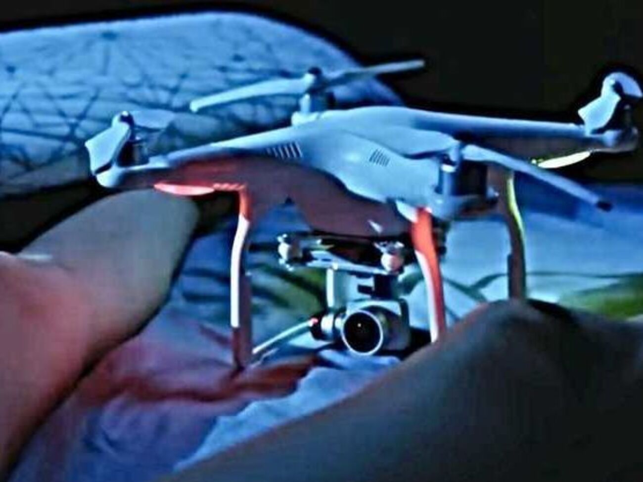 События разворачиваются вокруг самоуправляемого дрона-убийцы