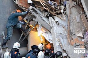 Рятувальники і далі розбирають завали