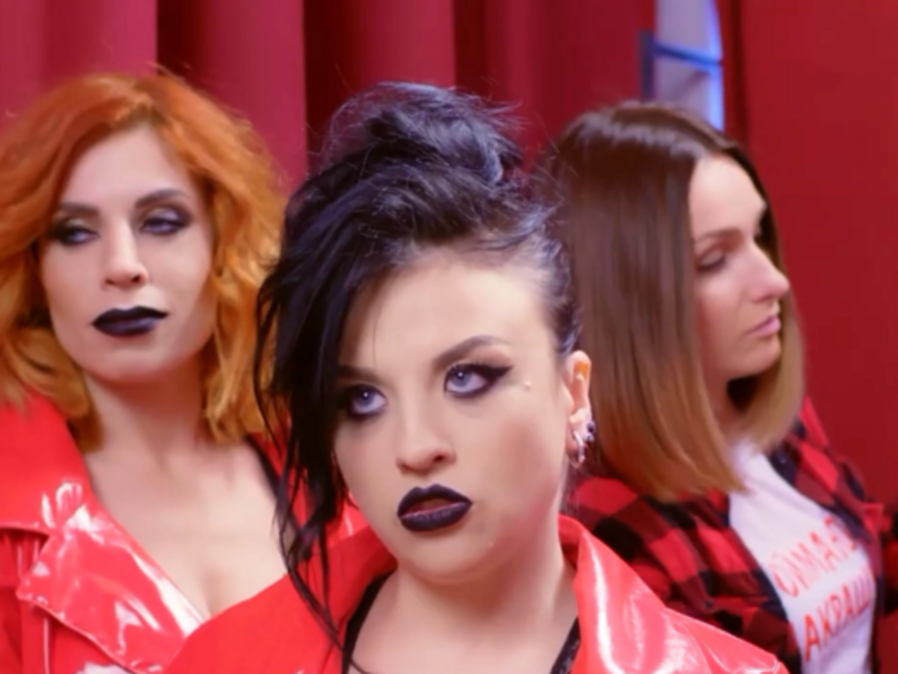 "Пающіє труси": "А Шнур не курит и не пьет и матом не ругается. Он всю планету на...бет и даже не покается"