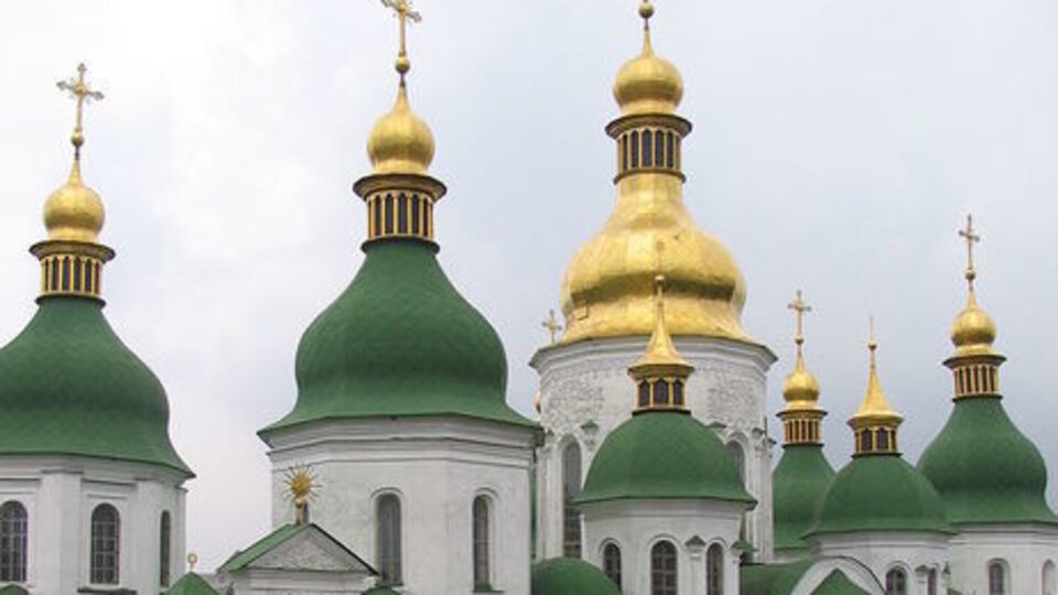 Із будівлі Софійського собору випав чоловік