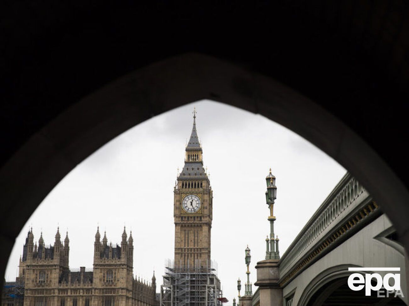 Парламент доручив прем'єр-міністру Терезі Мей провести в Брюсселі нові переговори про угоду