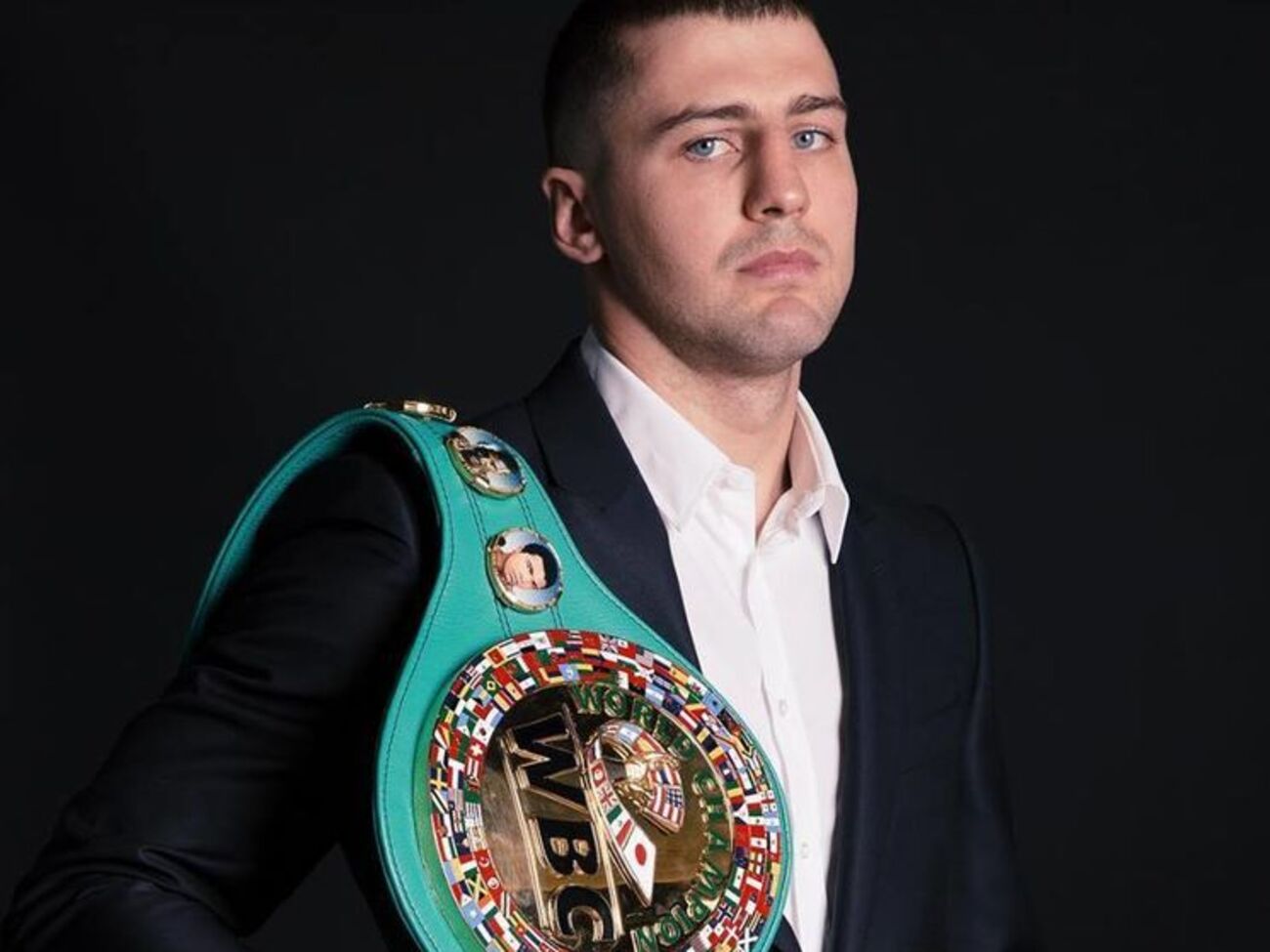 В декабре 2018 года Гвоздик провел свой первый титульный бой в карьере