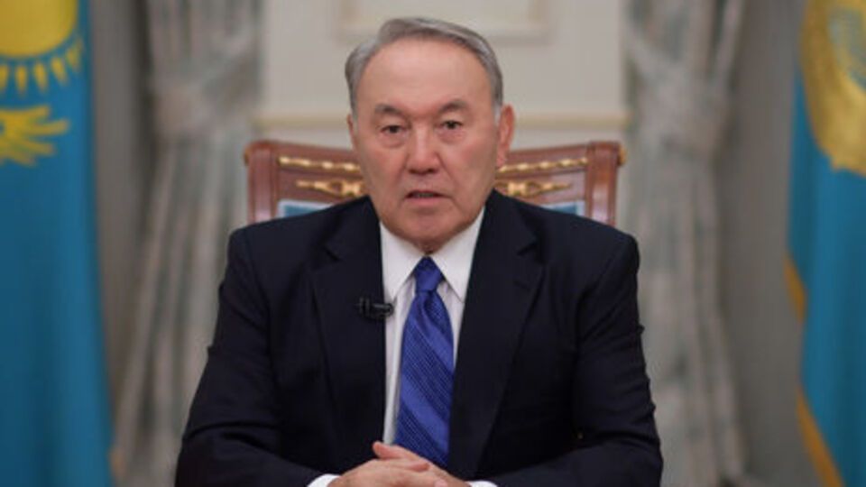 Назарбаєв: Усі ми повинні прийти у вітчизняних костюмах