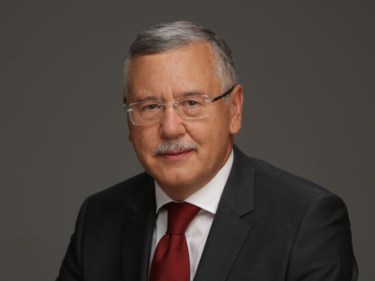 Гриценко: Извинений от Луценко не жду, потому что доверия или уважения к нему нет давно