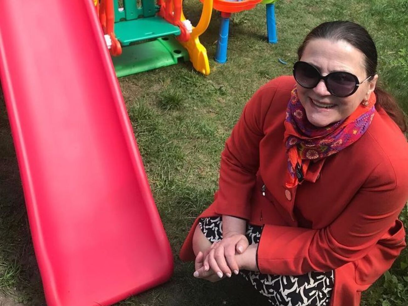 Ніна Матвієнко влаштувала танці з онукою