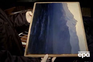 По словам очевидцев, мужчина в Третьяковской галерее 27 января просто подошел к картине и снял ее со стены