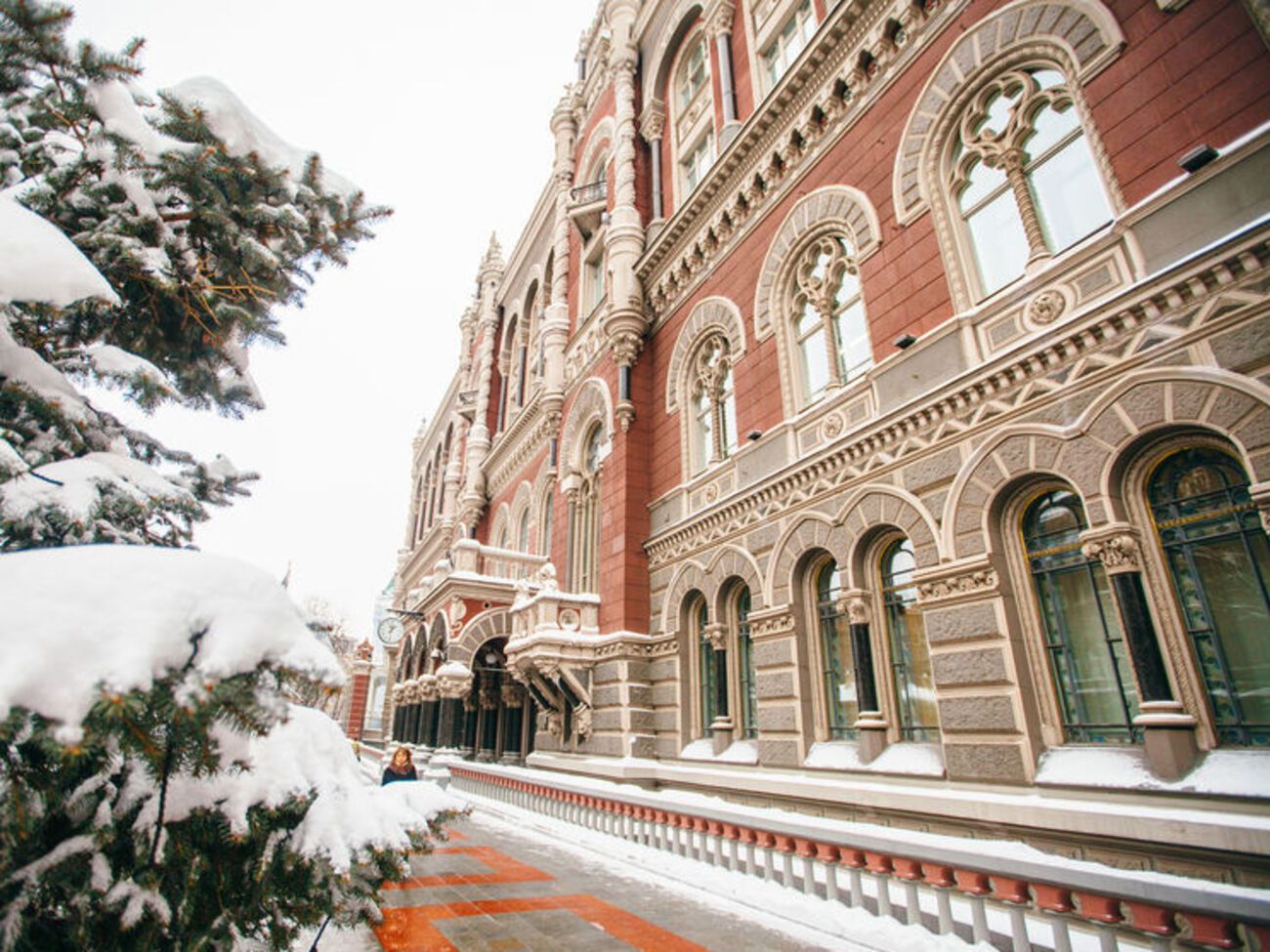 НБУ:&nbsp;Важливим драйвером інфляції також був споживчий попит, який зростав через підвищення заробітних плат