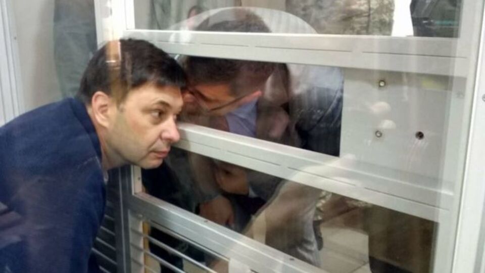 17 січня суд продовжив арешт Вишинському до 16 лютого