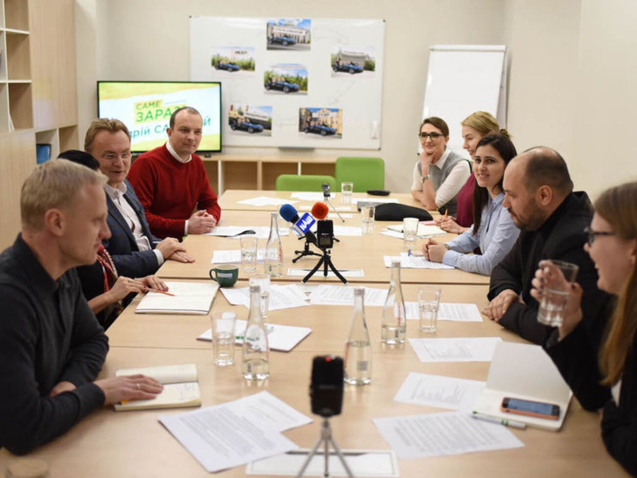 Садовый встретился с активистами