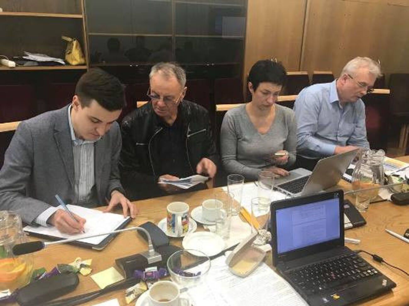 Рішення про розірвання контракту ухвалювали таємним голосуванням