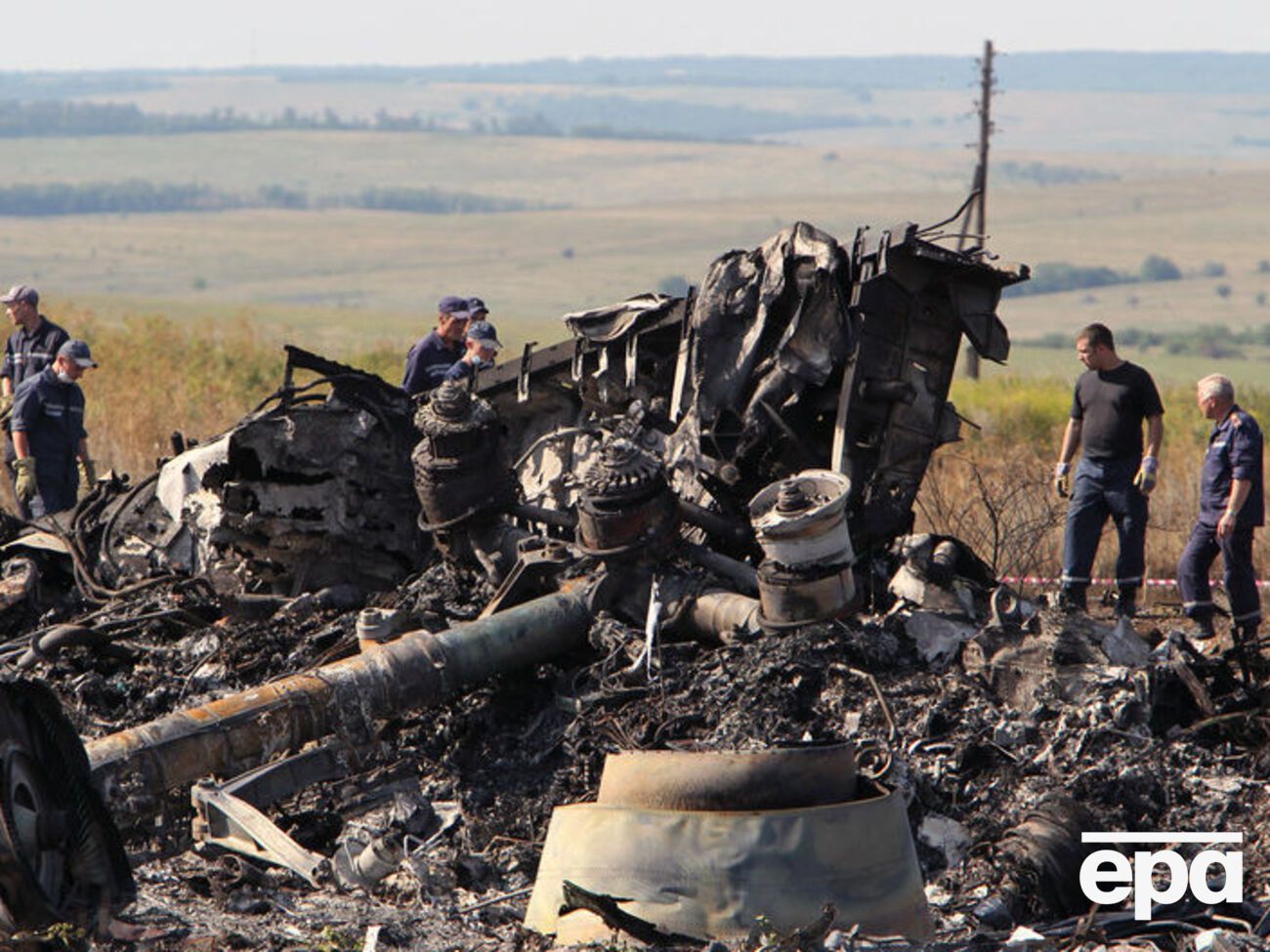 Boeing 777, летевший из Амстердама в Куала-Лумпур, потерпел крушение 17 июля 2014 года вблизи Тореза Донецкой области