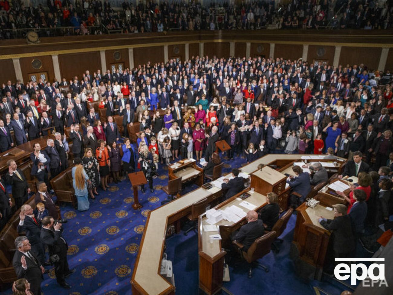 Лидер республиканского большинства в Сенате Митч Макконнелл назвал голосование демократов "политическим театром"