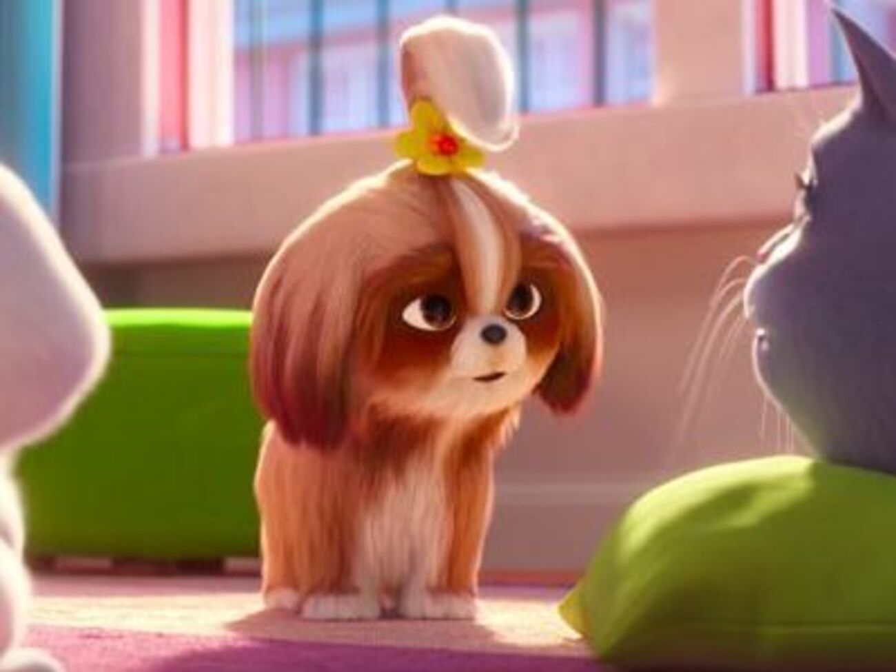 У трейлері показано знайомство Дейзі зі Сноуболлом і Хлоєю