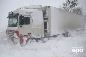 У низці українських областей спостерігають невеликий снігопад