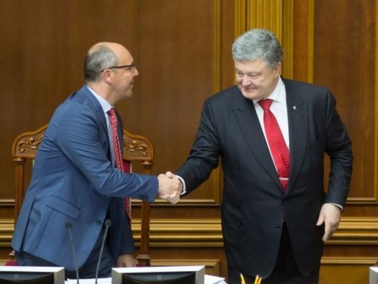 Парубій і Порошенко летять до Туреччини