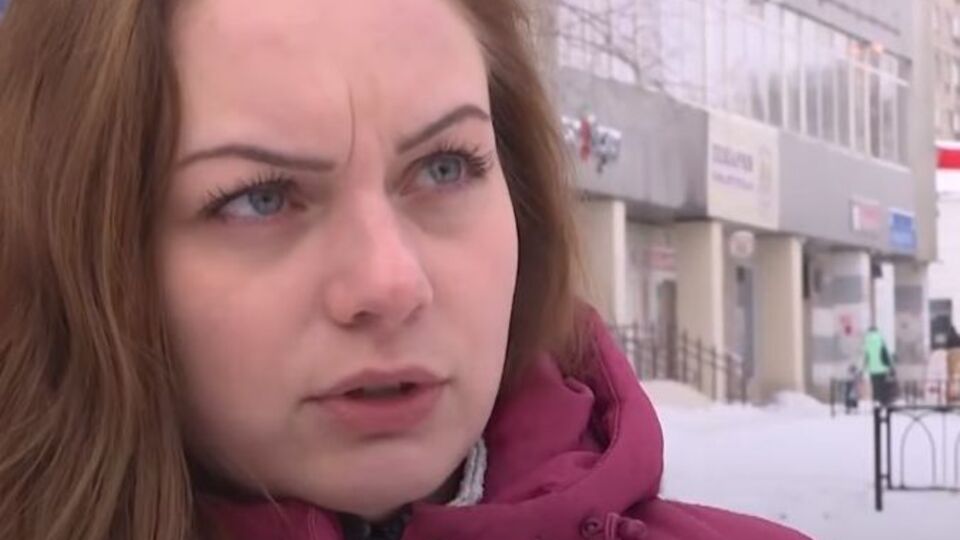 Круглякова: Якісь палиці, бетонна крихта, усе будівельне сміття сипалося на нас. І від цього ми прокинулися