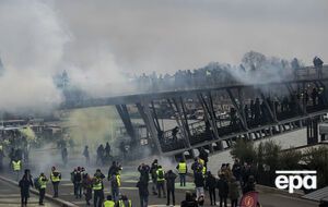 Во Франции продолжаются массовые акции протеста