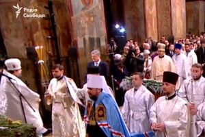 У Софійському соборі в Києві перебуває президент України Петро Порошенко
