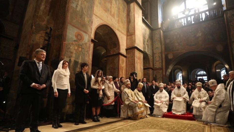 Порошенко: Наша церковь вошла в семью, которая теперь состоит из 15 независимых поместных православных церквей
