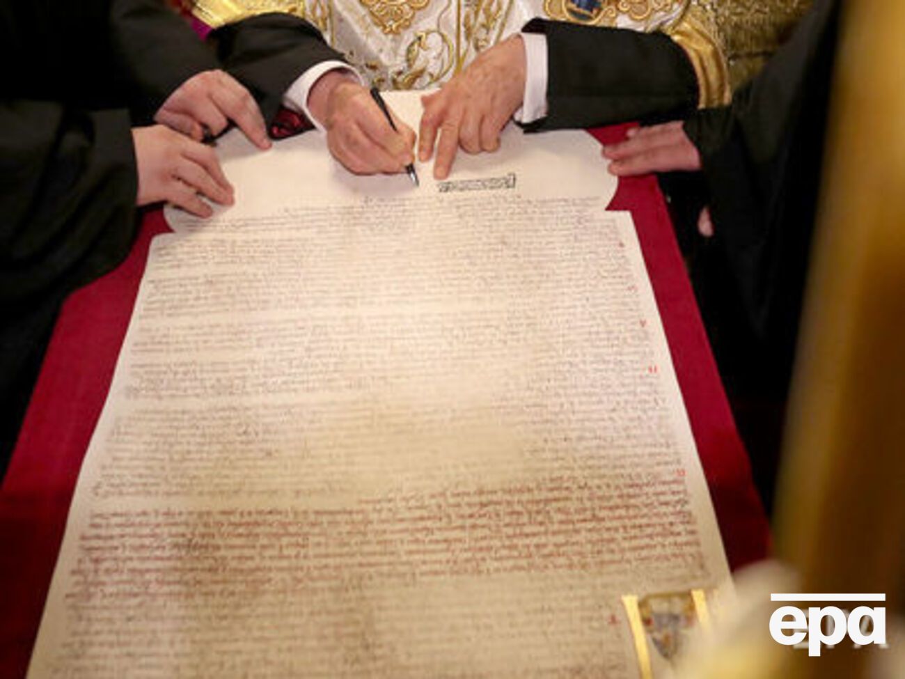 Вселенський патріарх підписав томос 5 січня